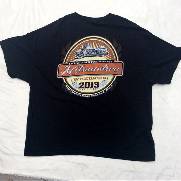 Hanes Heavyweight Milwaukee 110th Motorcycle Rally - Picture 1 of 3